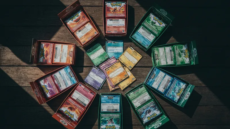 Comparatif visuel de plusieurs coffrets Pokémon côte à côte
